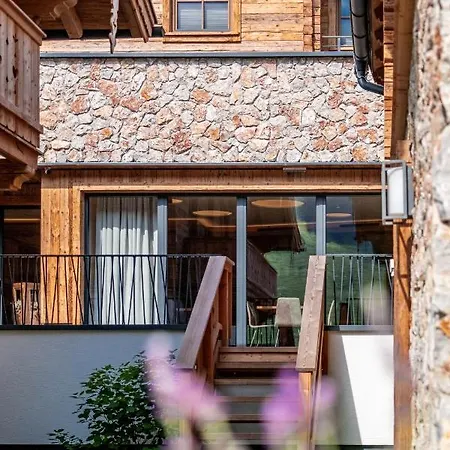 Natursinn Mountainchalets Апарт-готель Флахау
