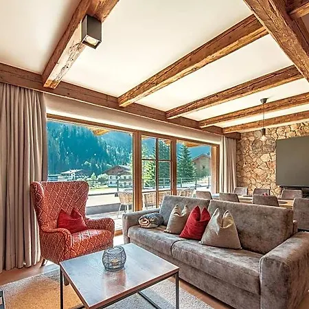 Natursinn Mountainchalets Aparthotel 4*